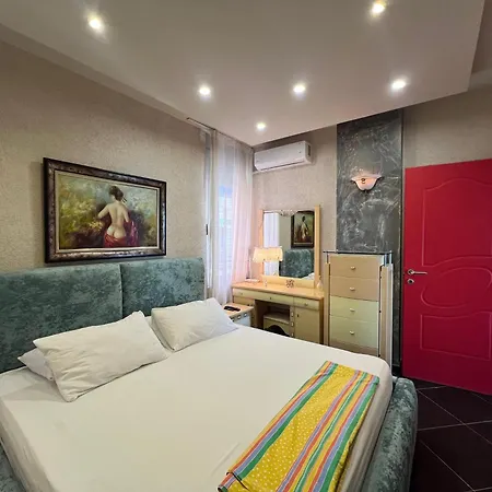 Front Pedonale Apartment